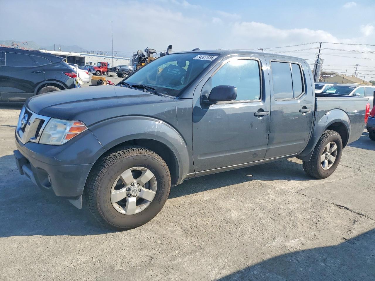 NISSAN FRONTIER 2013