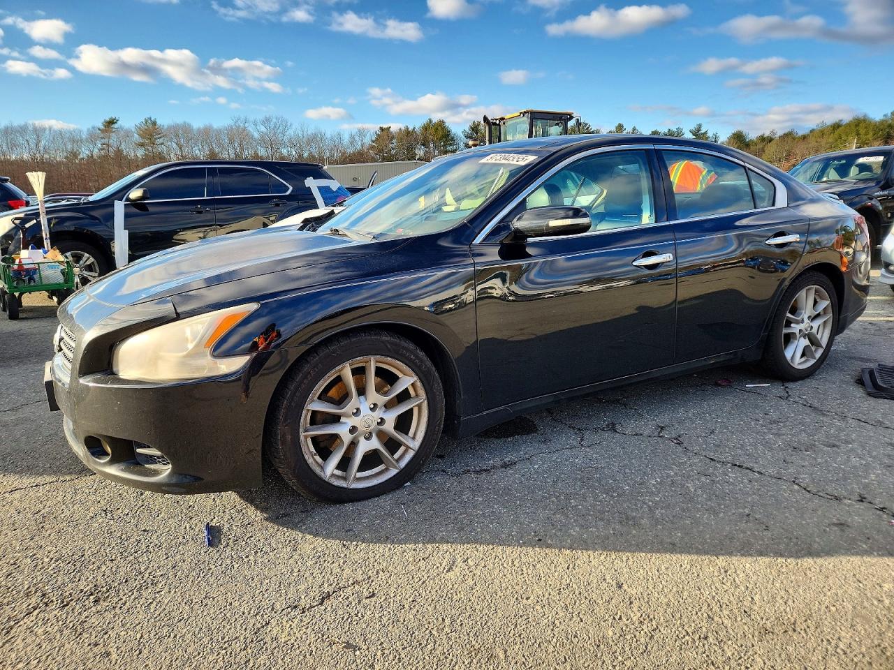 NISSAN MAXIMA 2011