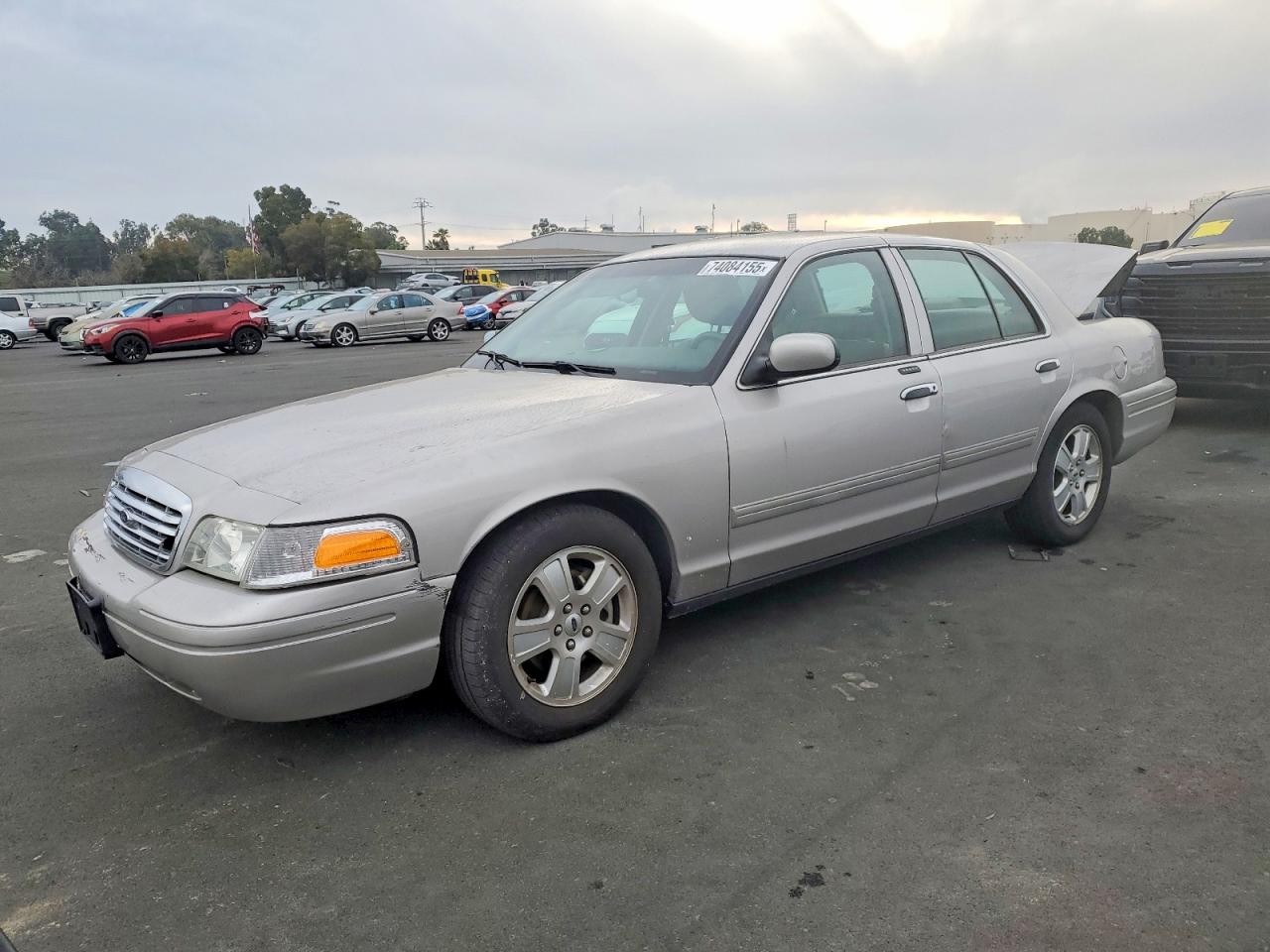 FORD CROWN VICTORIA 2011