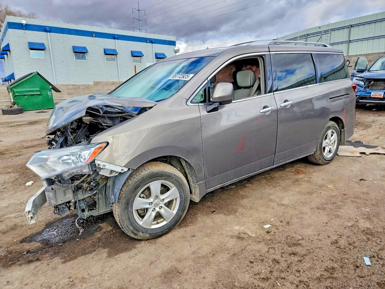 NISSAN QUEST 2016