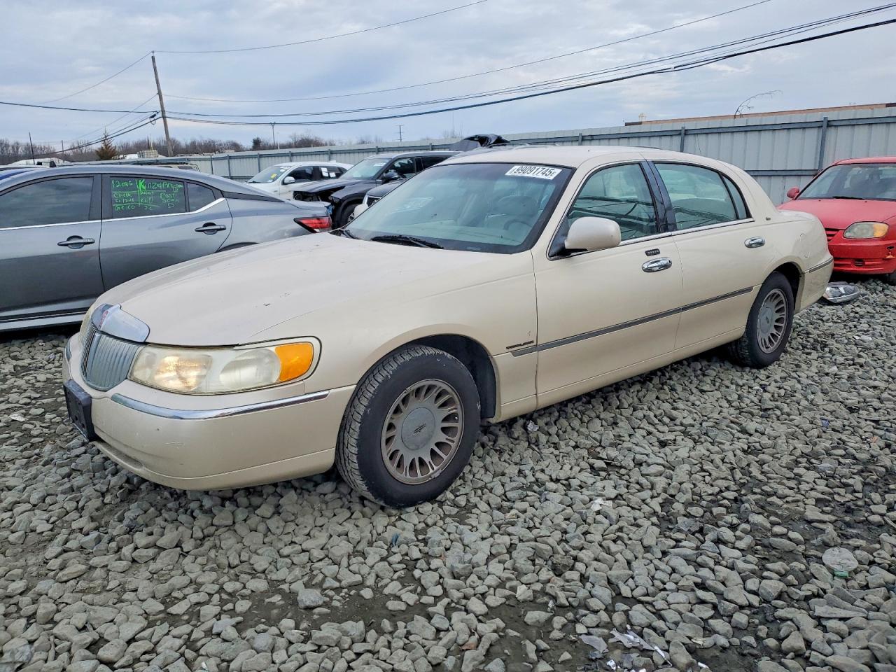 LINCOLN TOWN CAR 2001