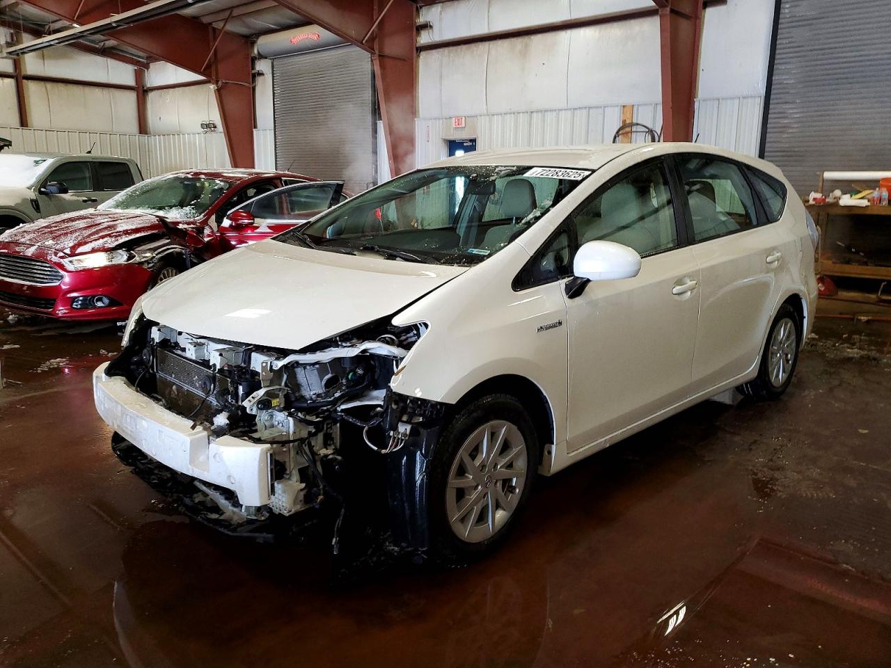 TOYOTA PRIUS V 2013