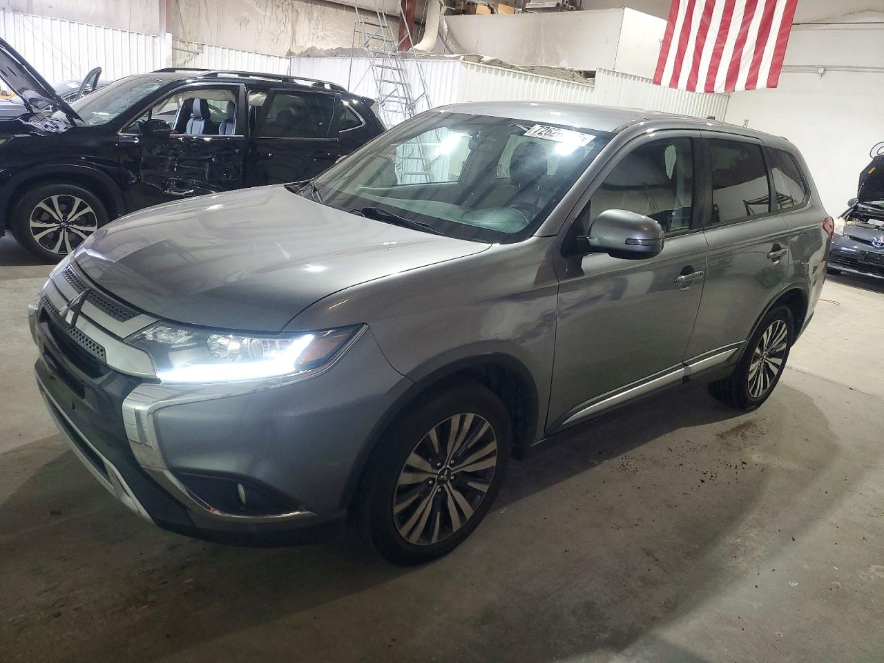 MITSUBISHI OUTLANDER 2019