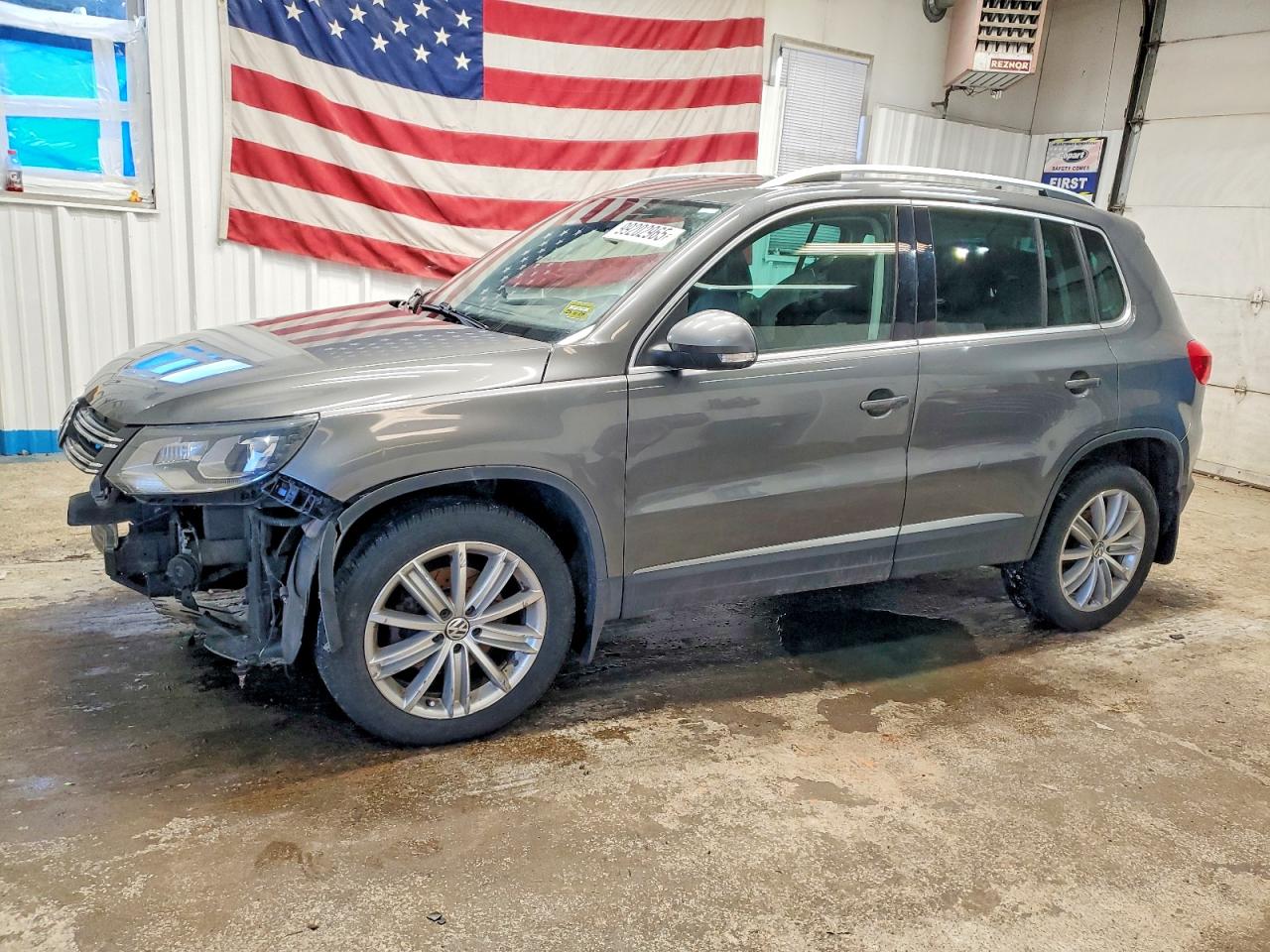 VOLKSWAGEN TIGUAN 2016
