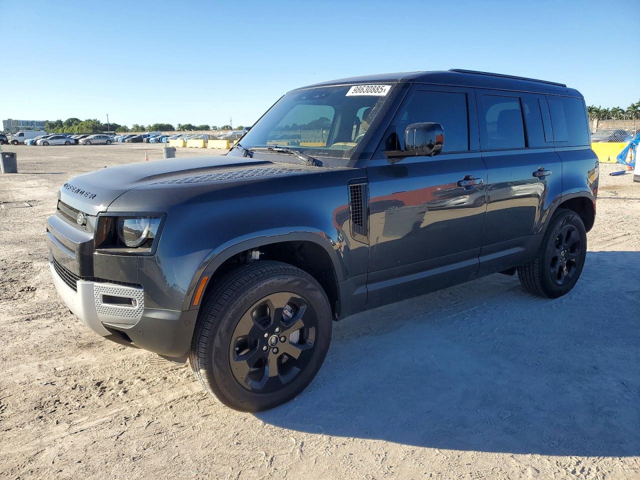 LAND ROVER DEFENDER 2025