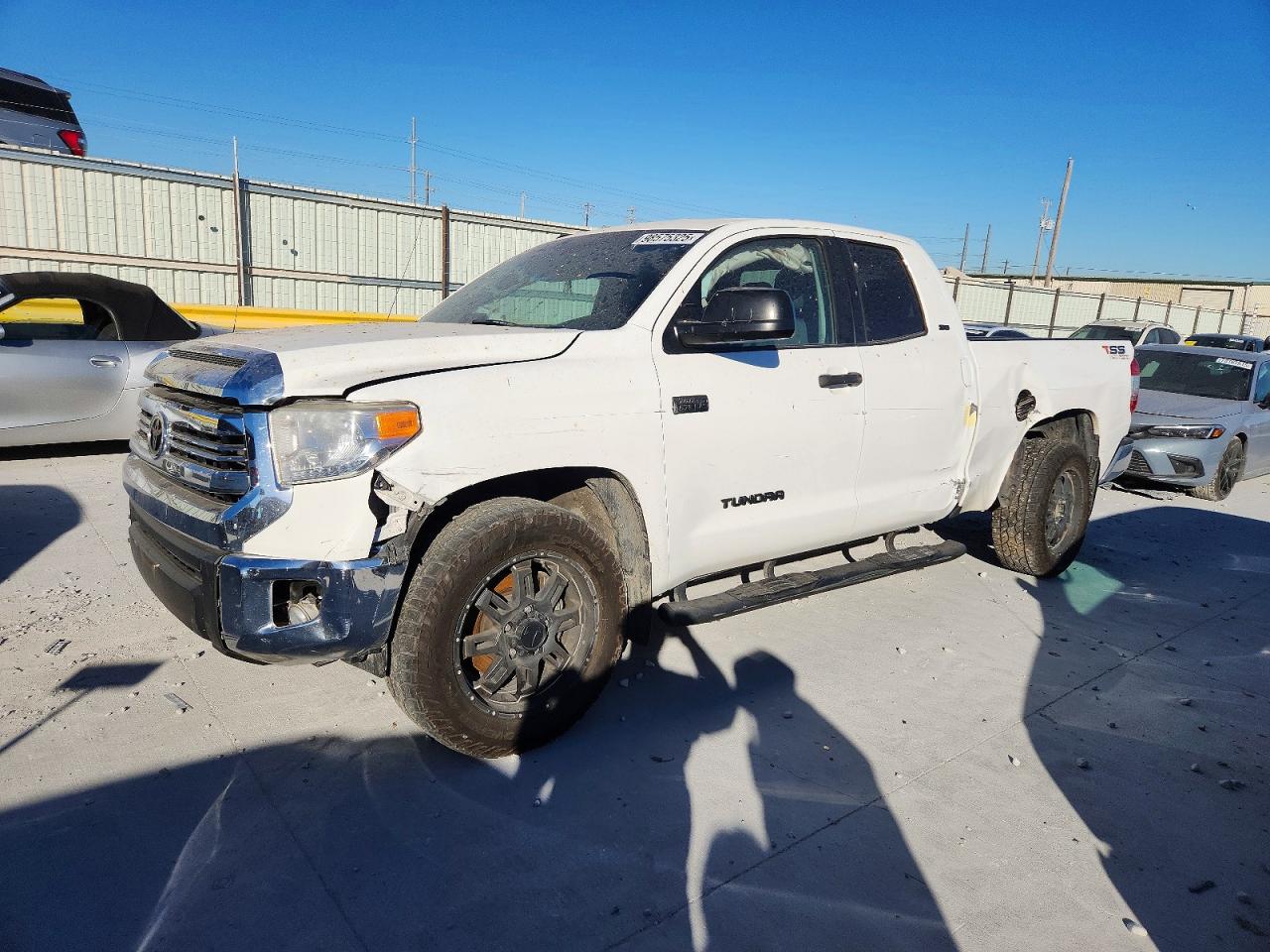 TOYOTA TUNDRA 2017