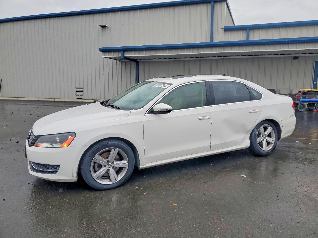 VOLKSWAGEN PASSAT 2012
