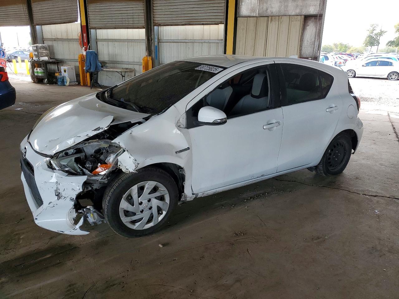TOYOTA PRIUS C 2016