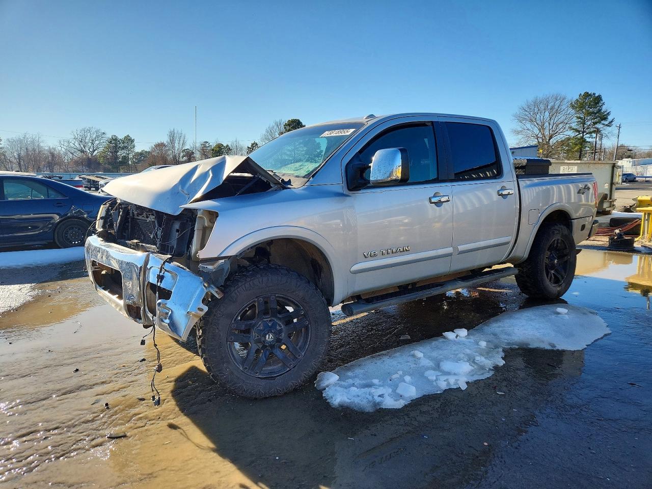 NISSAN TITAN 2010