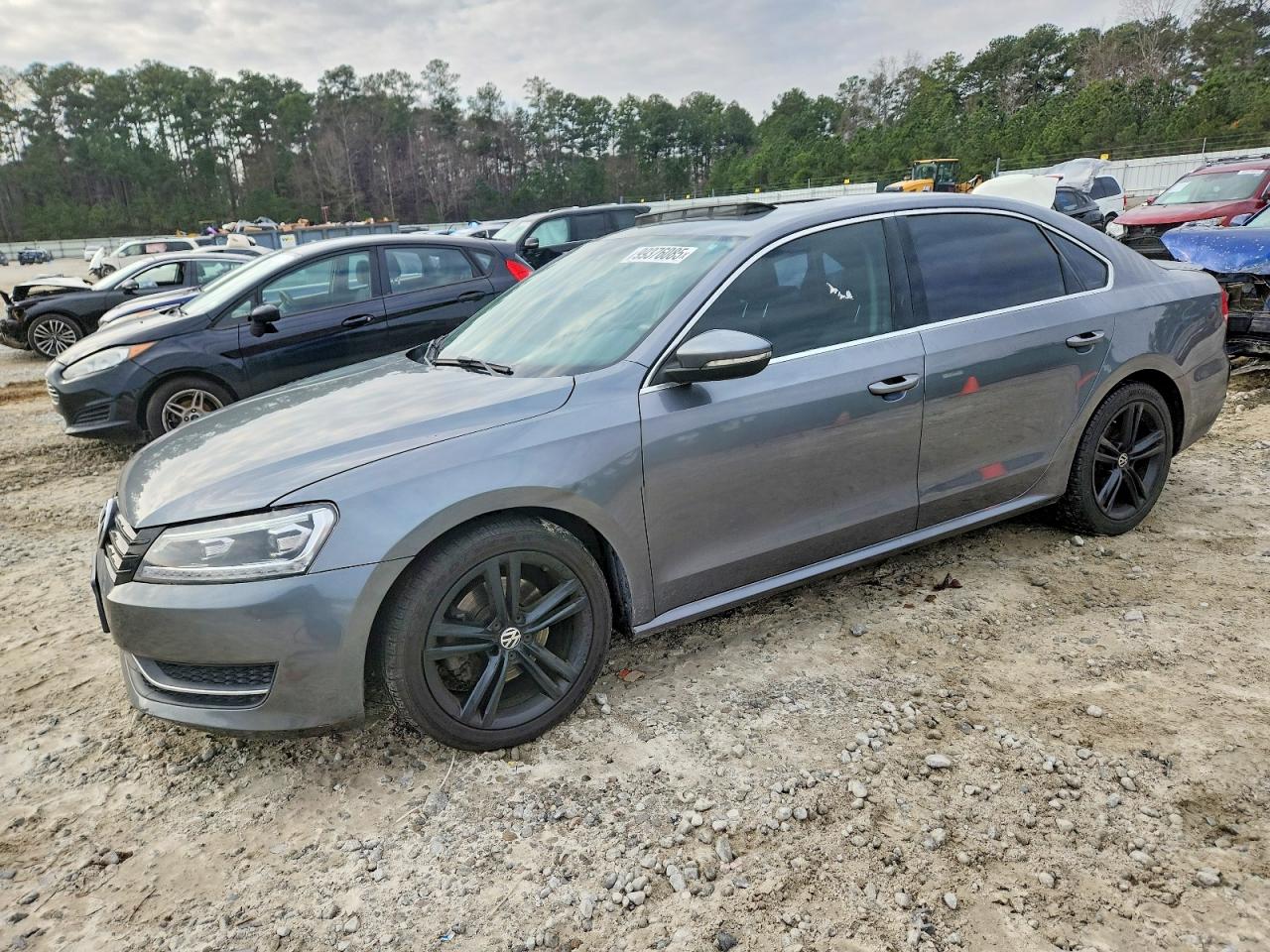VOLKSWAGEN PASSAT 2012