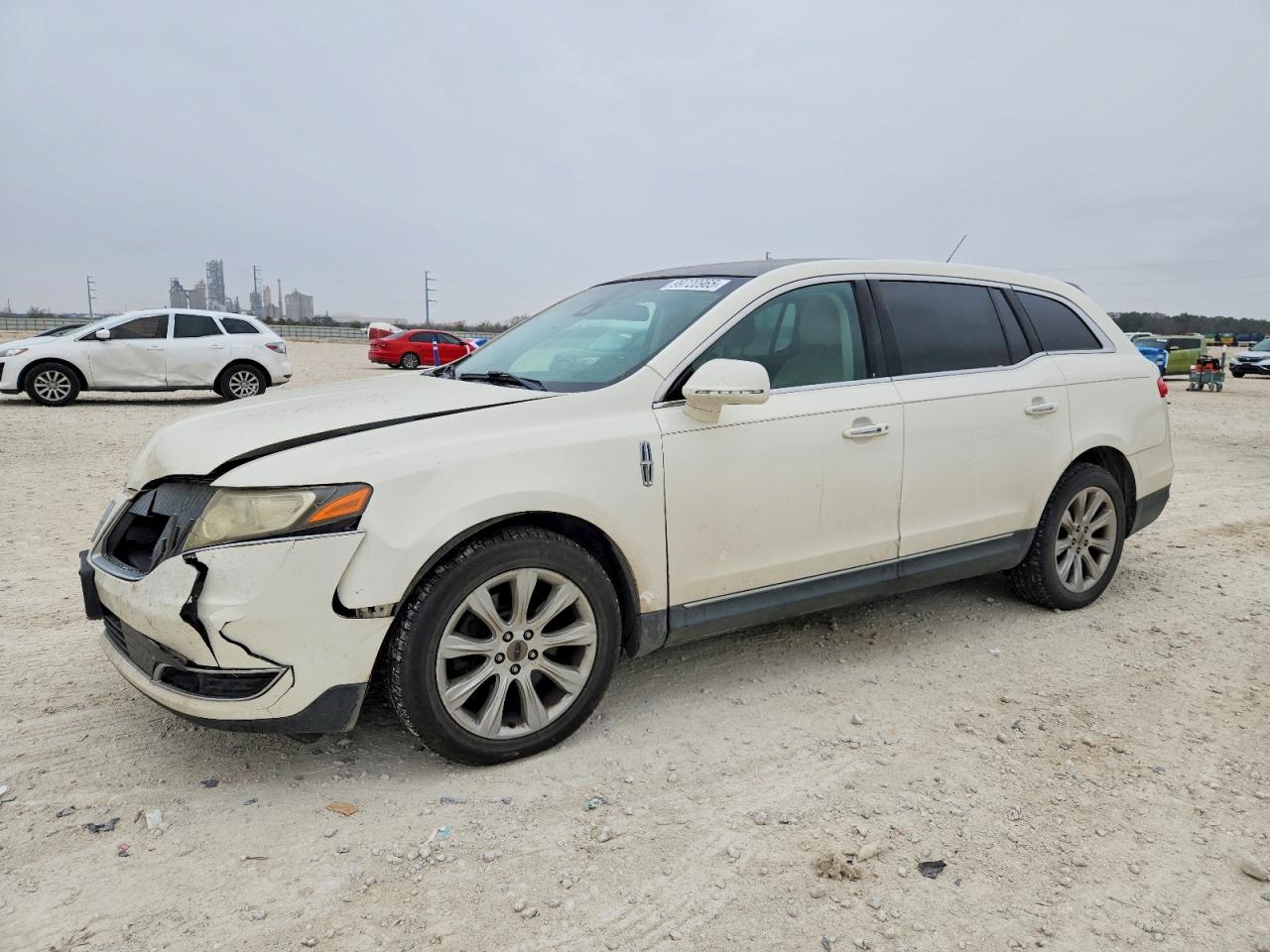 LINCOLN MKT 2013