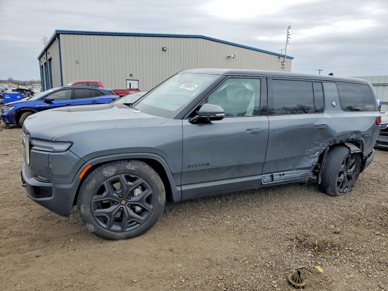 RIVIAN R1S 2025