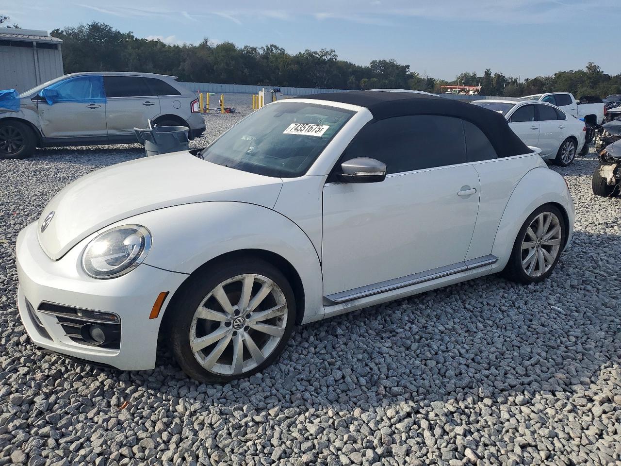 VOLKSWAGEN BEETLE 2014