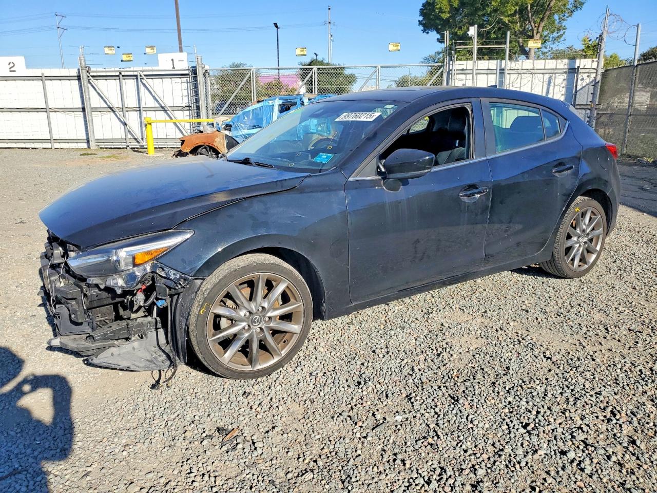 MAZDA 3 2018