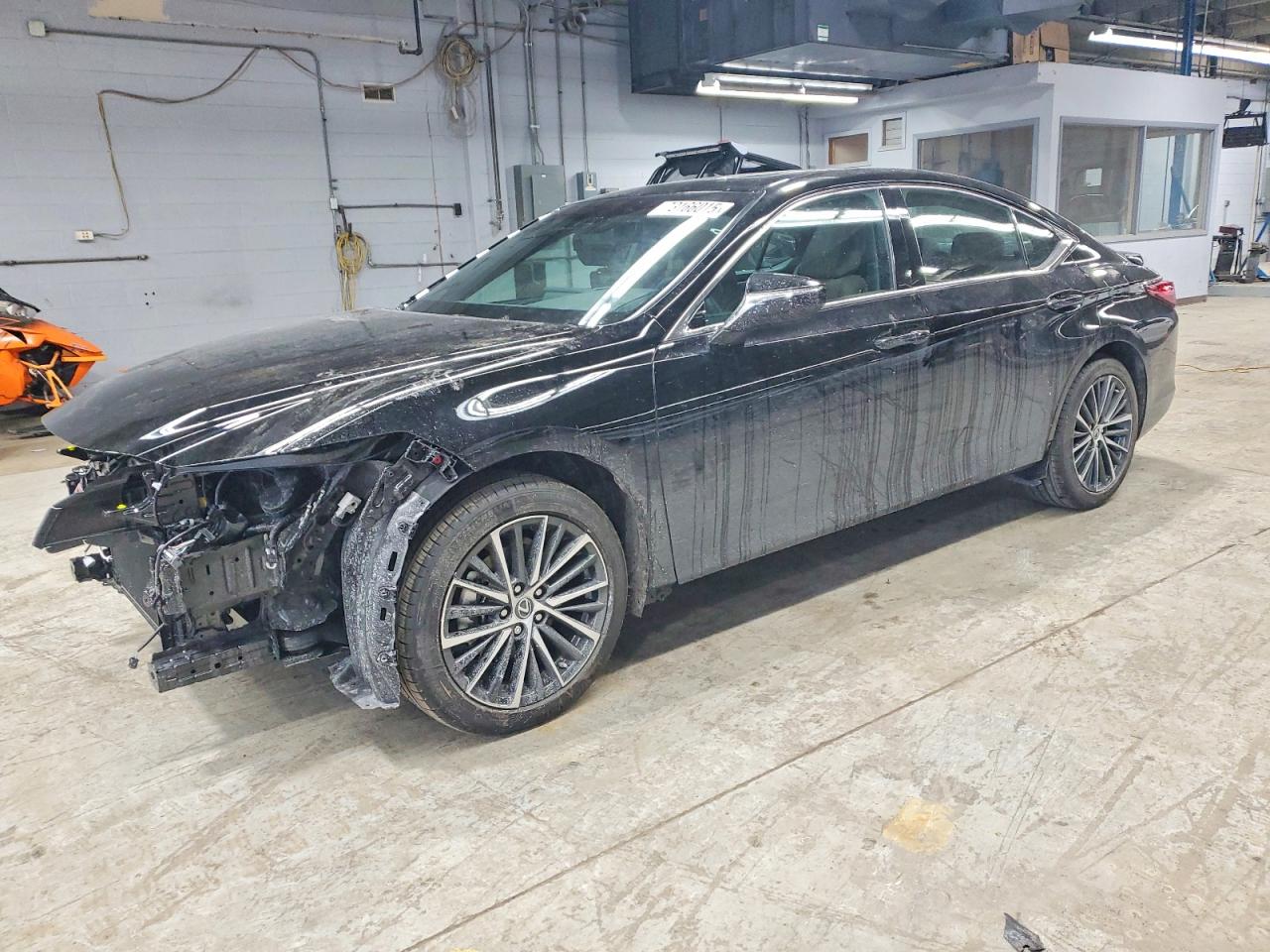 LEXUS ES 2025