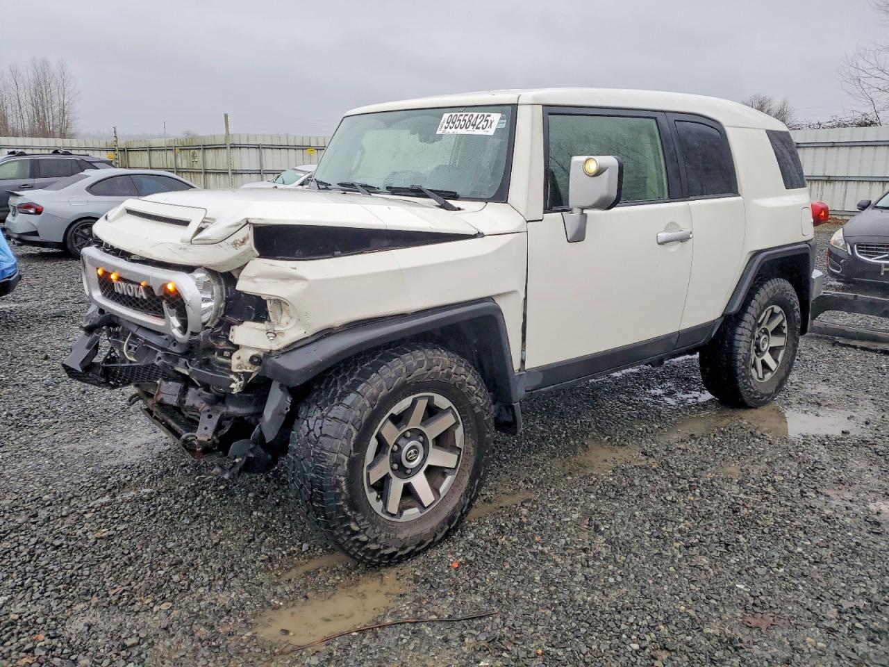 TOYOTA FJ CRUISER 2012