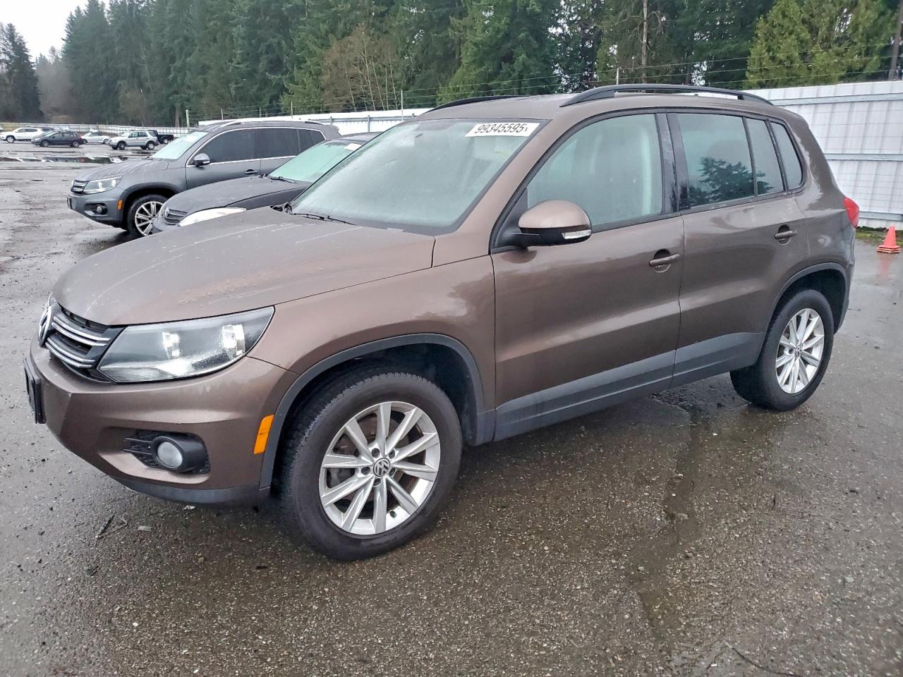 VOLKSWAGEN TIGUAN S 2015