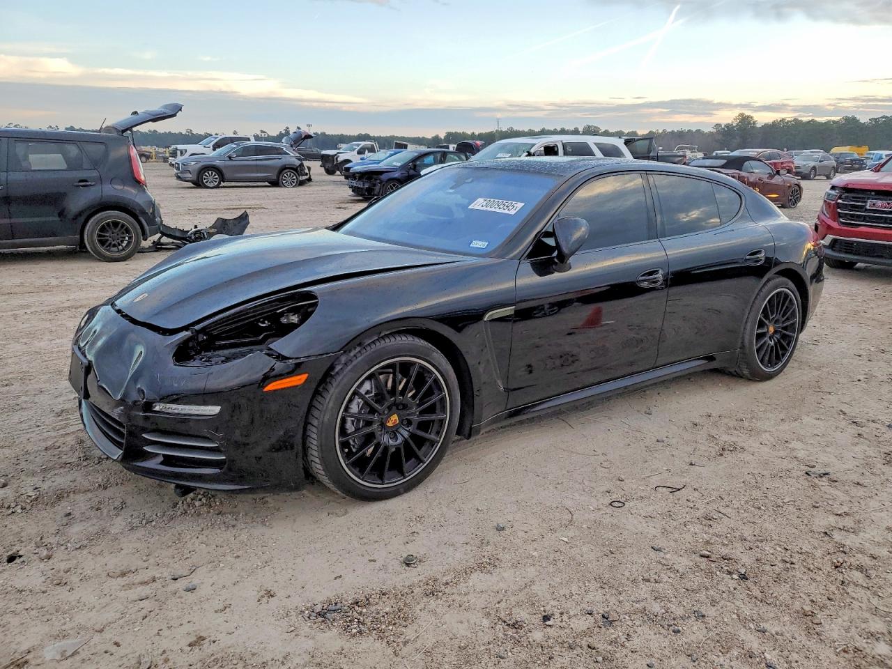 PORSCHE PANAMERA 4 2016
