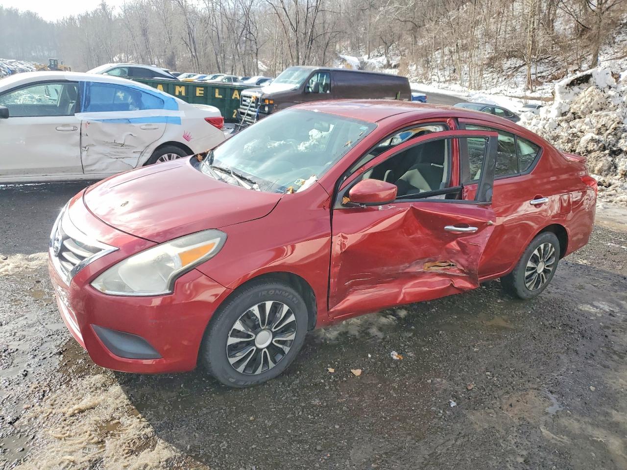 NISSAN VERSA 2019