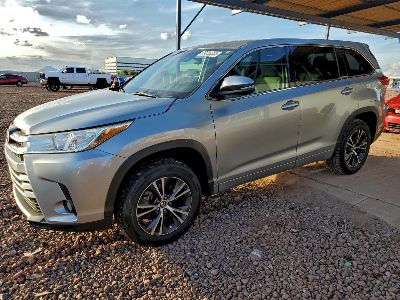 TOYOTA HIGHLANDER 2017