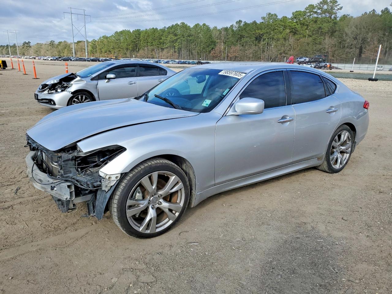INFINITI M37 2011