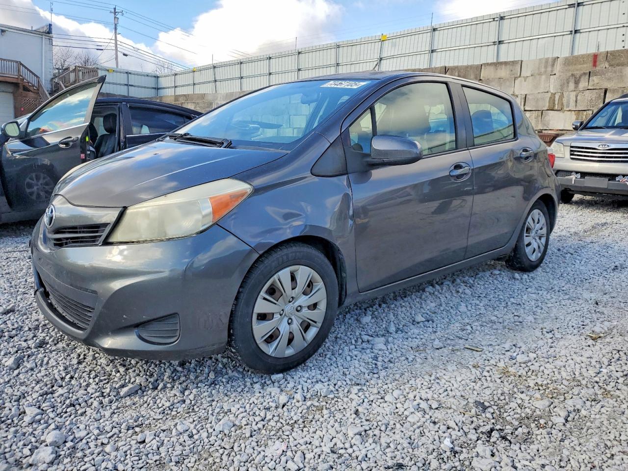 TOYOTA YARIS 2012