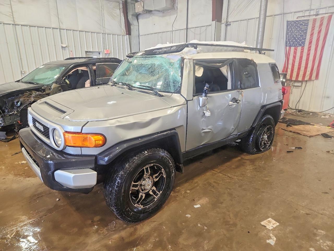 TOYOTA FJ CRUISER 2010