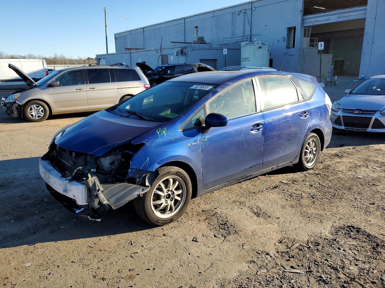 TOYOTA PRIUS V 2014