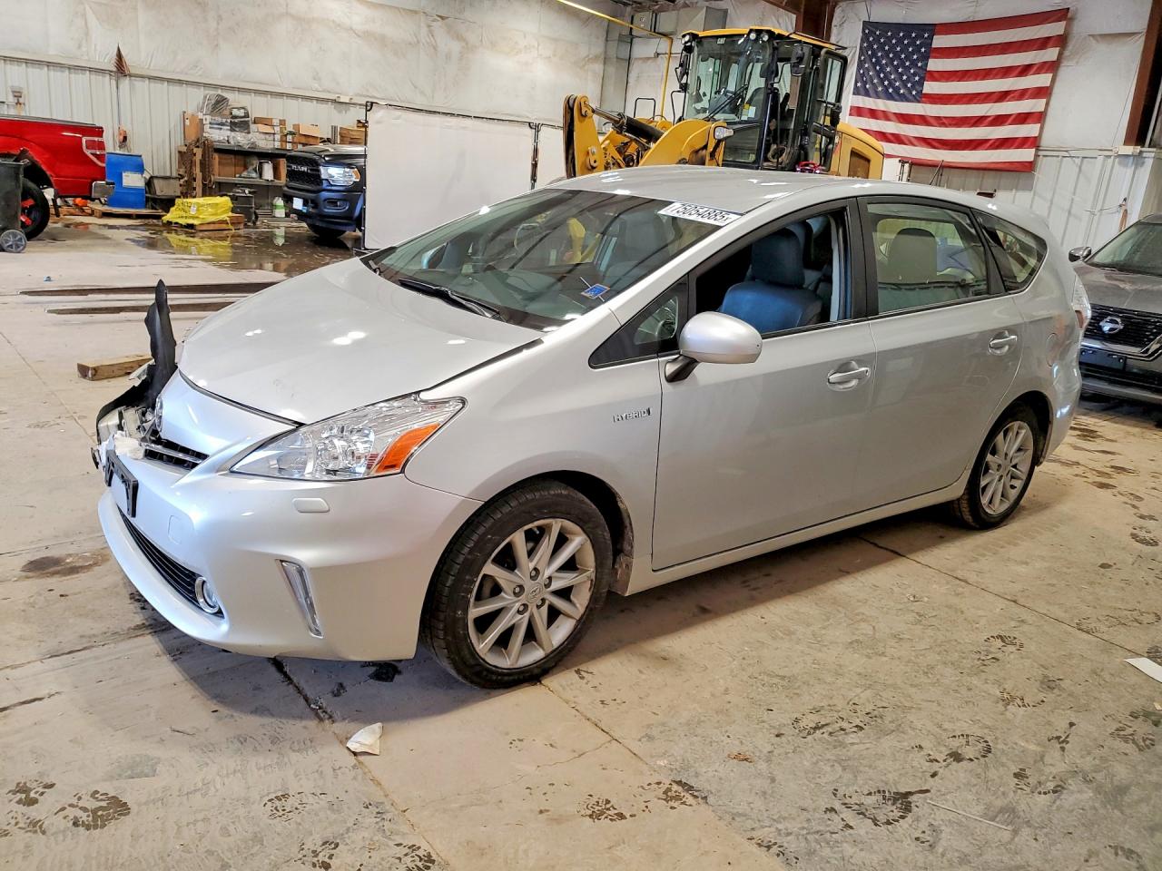 TOYOTA PRIUS V 2014