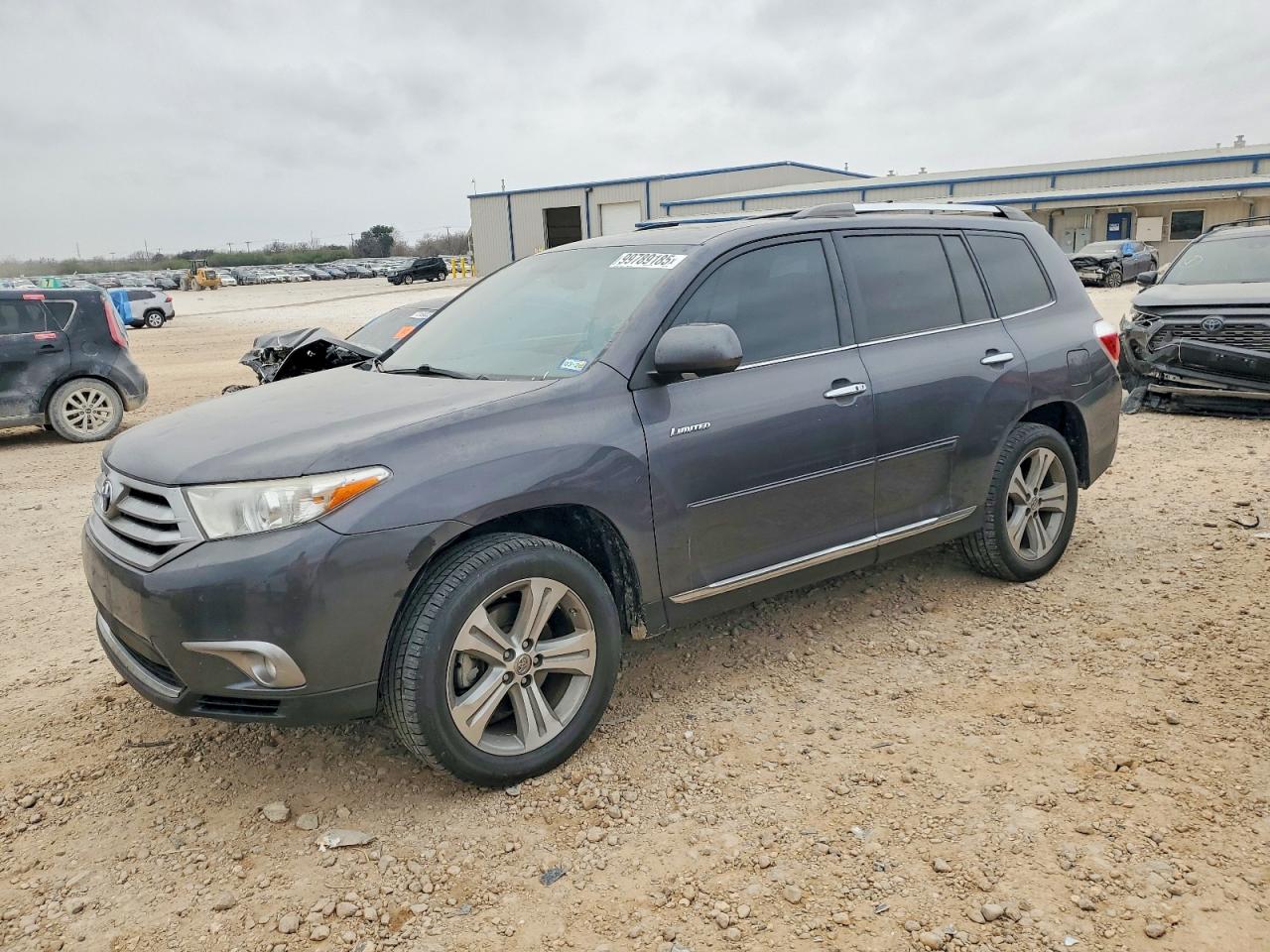 TOYOTA HIGHLANDER 2013