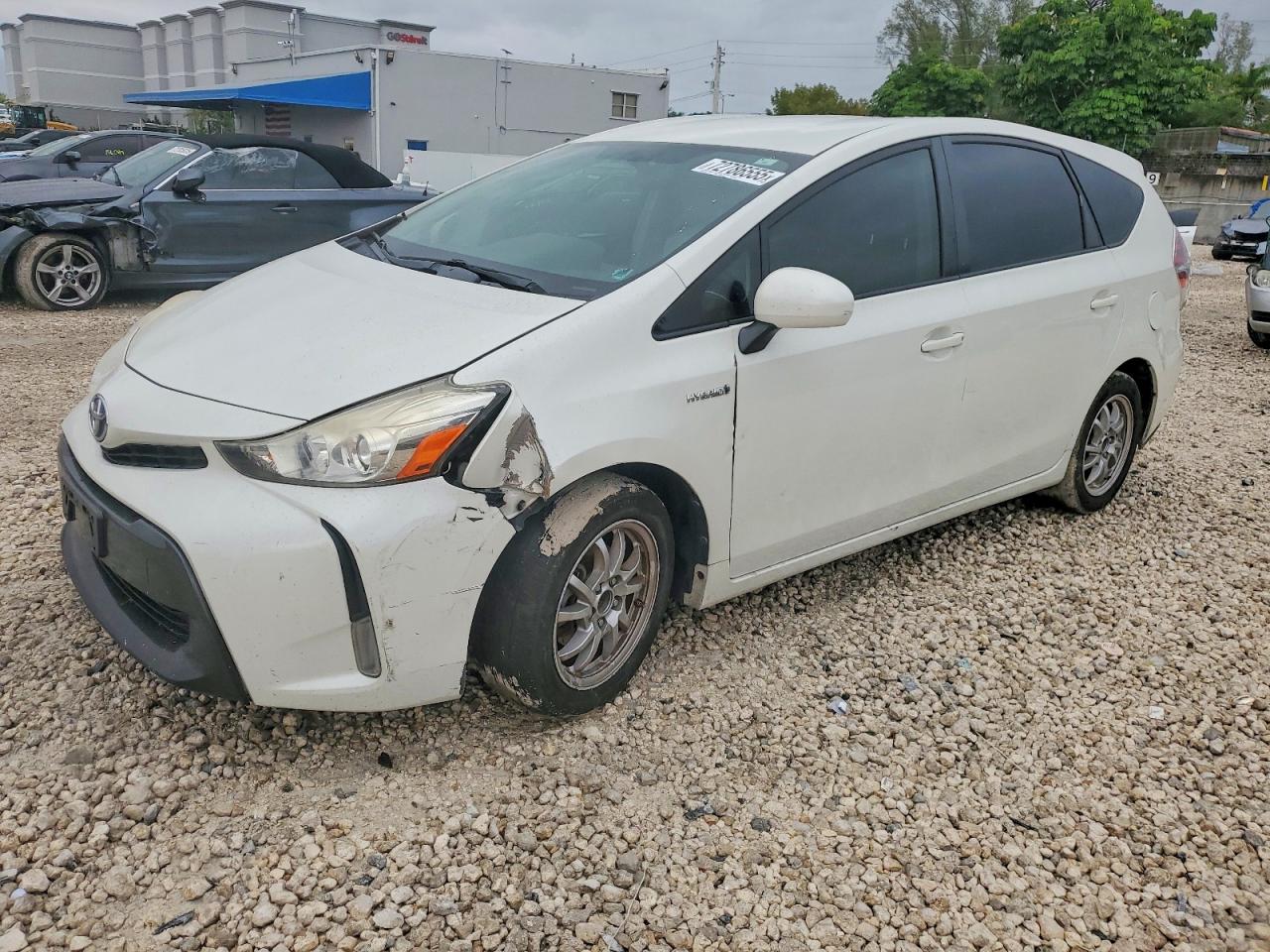 TOYOTA PRIUS V 2015