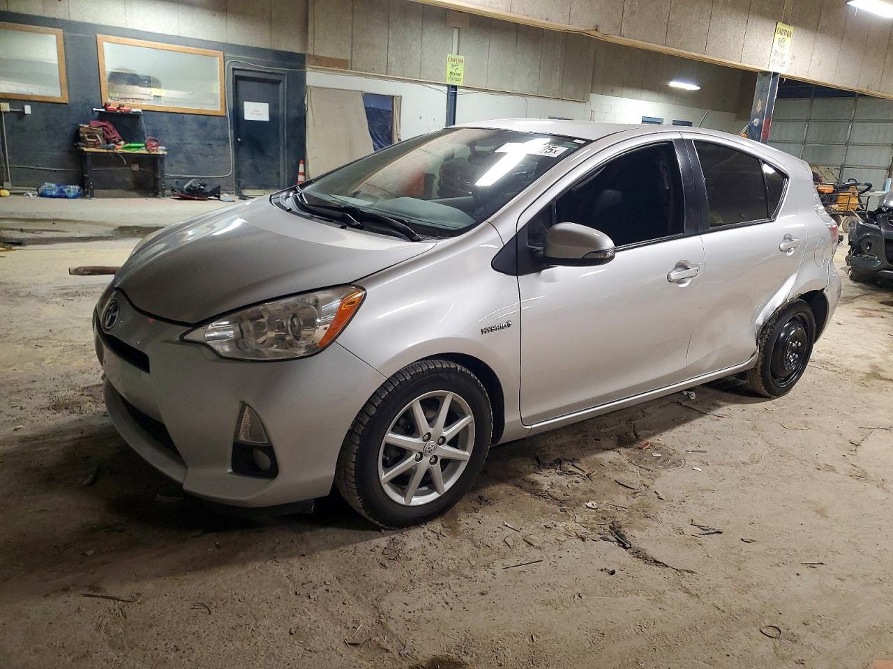 TOYOTA PRIUS C 2012