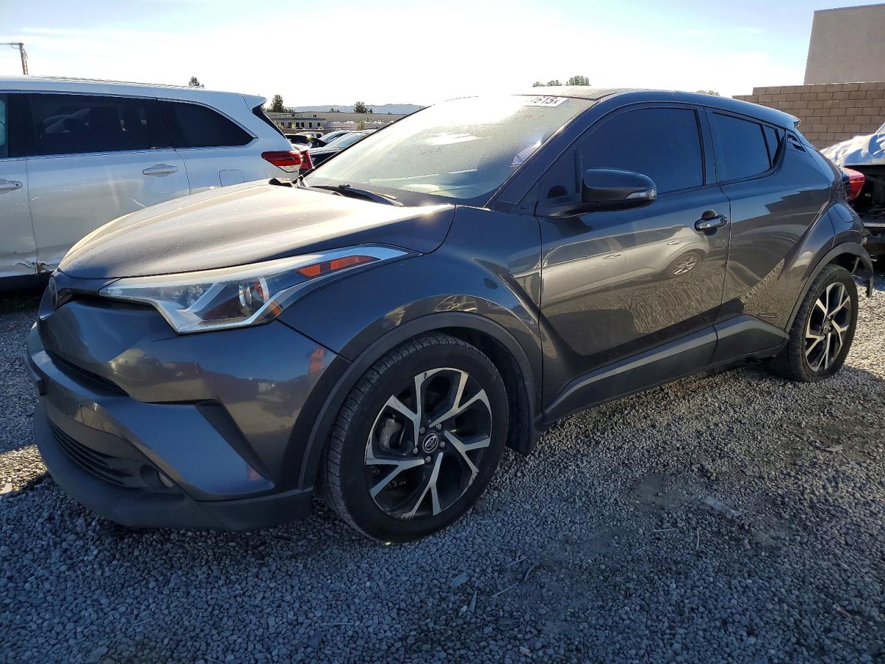 TOYOTA C-HR 2018