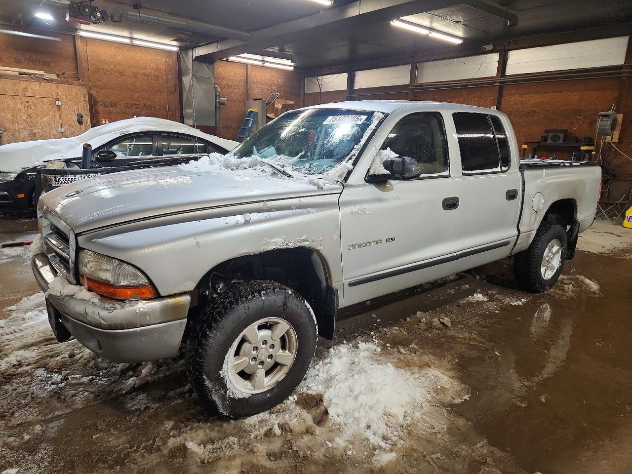 DODGE DAKOTA 2001