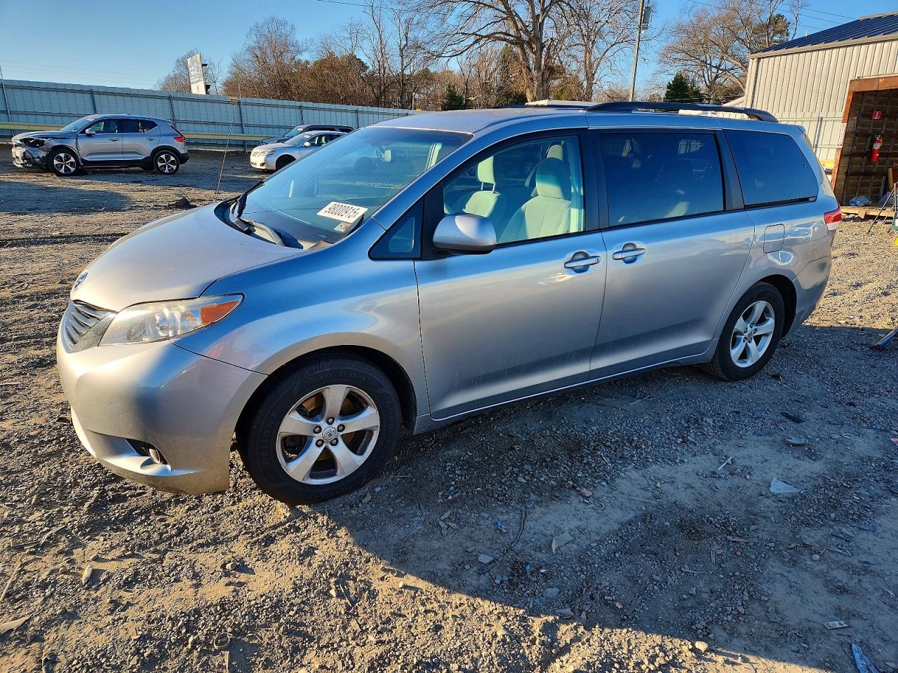 TOYOTA SIENNA 2011