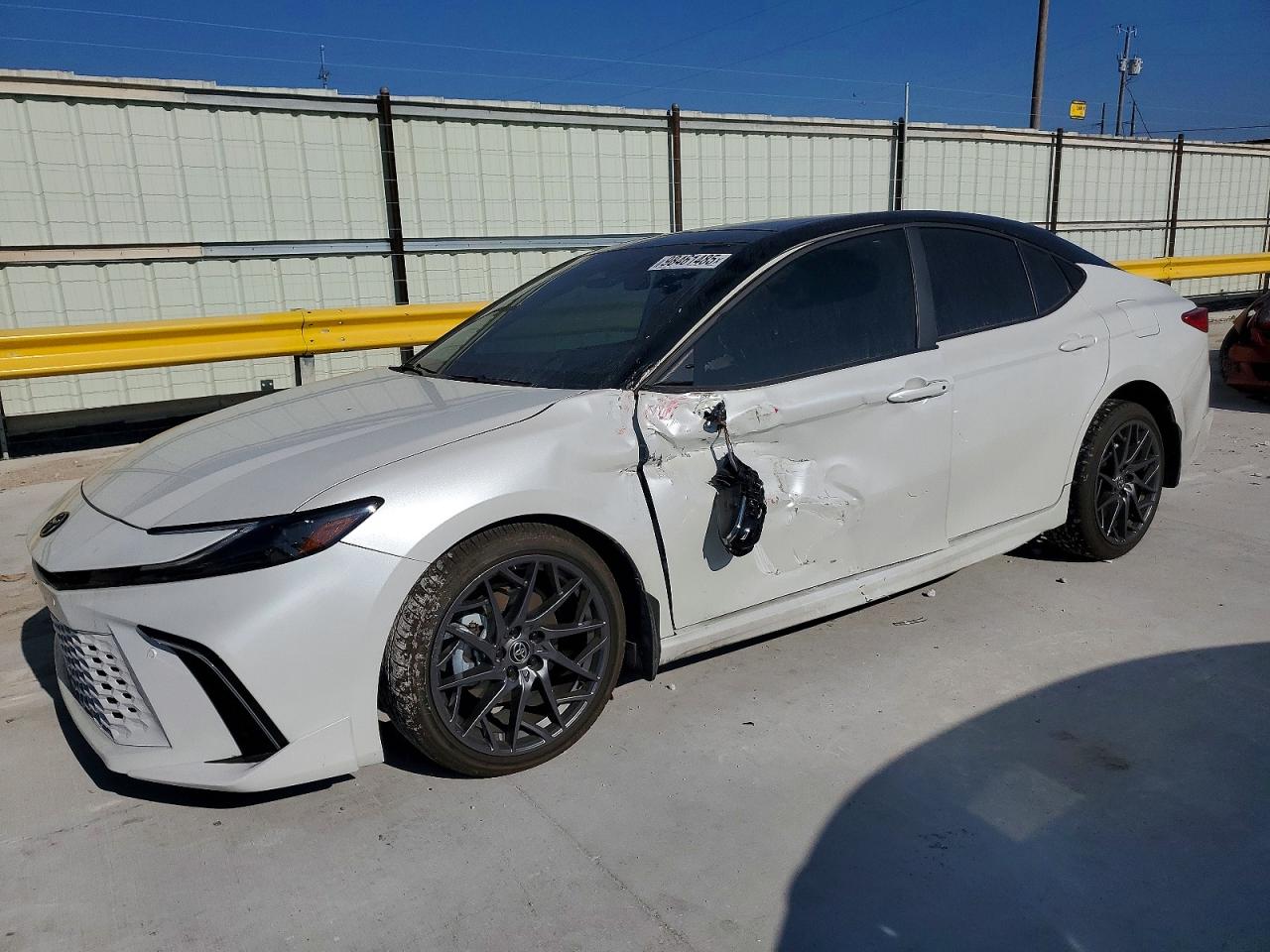 TOYOTA CAMRY 2025