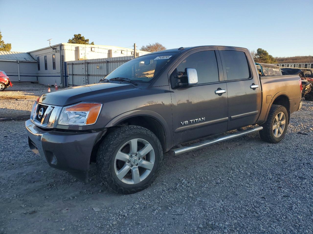 NISSAN TITAN 2015