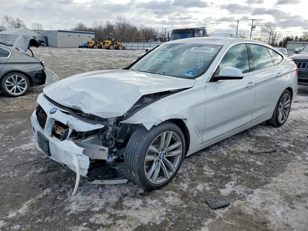 BMW 330 2018