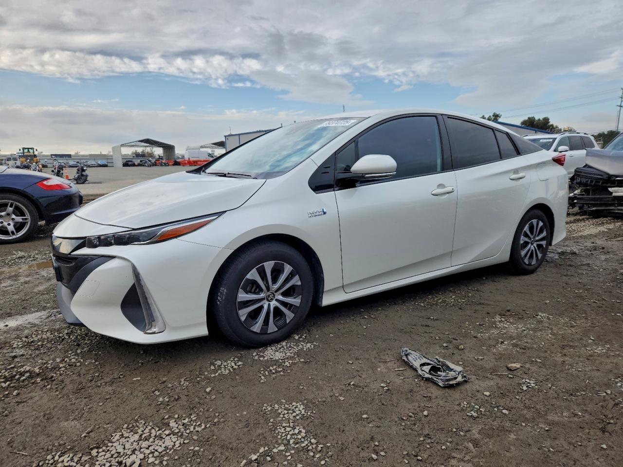 TOYOTA PRIUS PRIM 2020