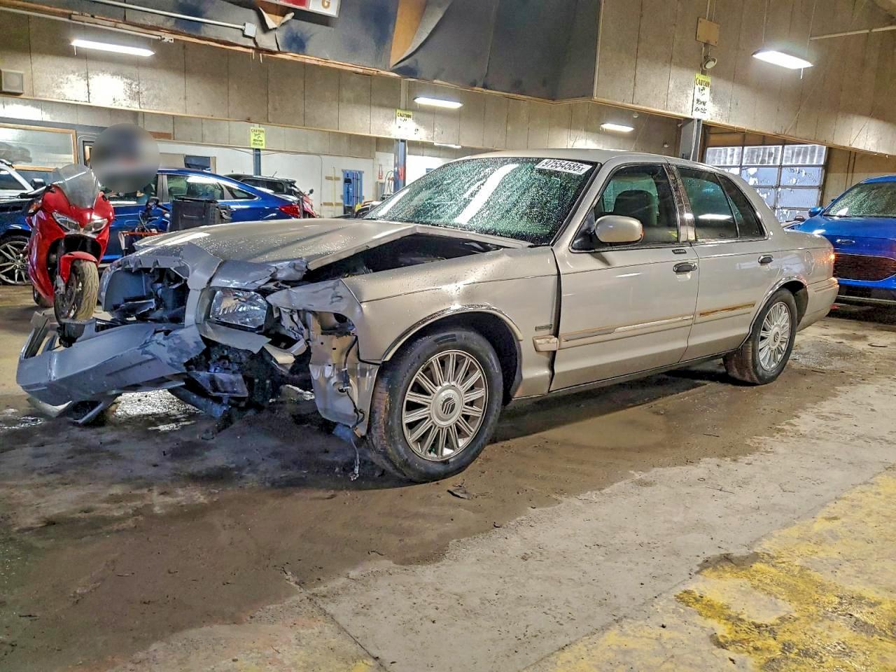 MERCURY GRAND MARQUIS 2010