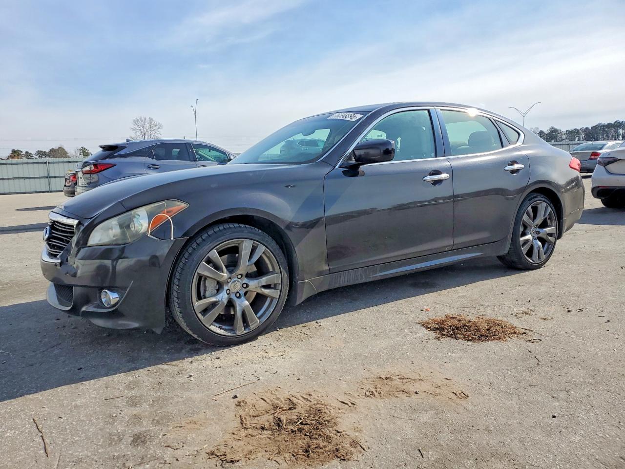 INFINITI M37 2011