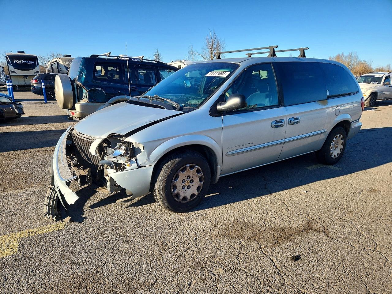 CHRYSLER TOWN & COUNTRY 2001