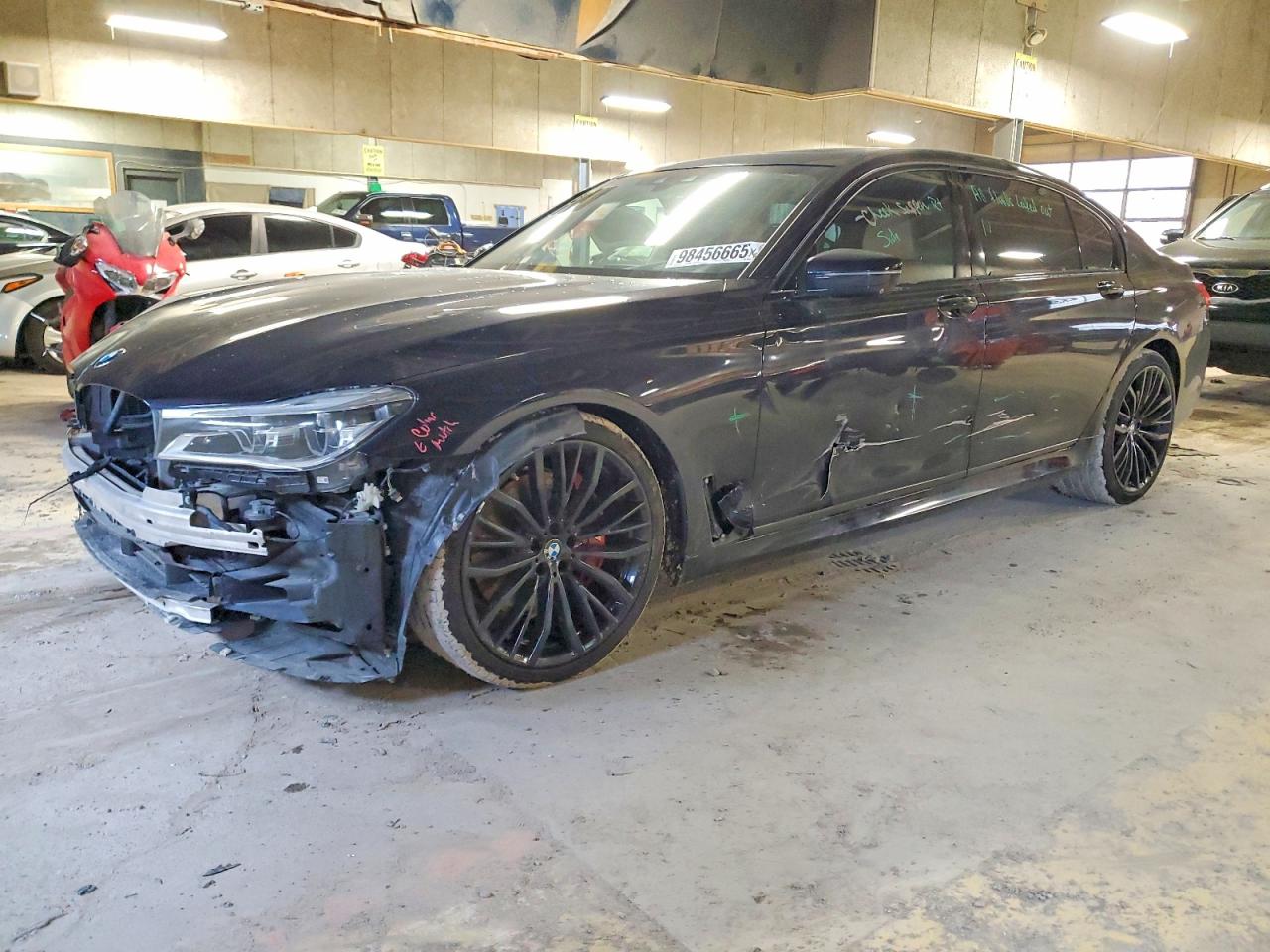 BMW 750 2019