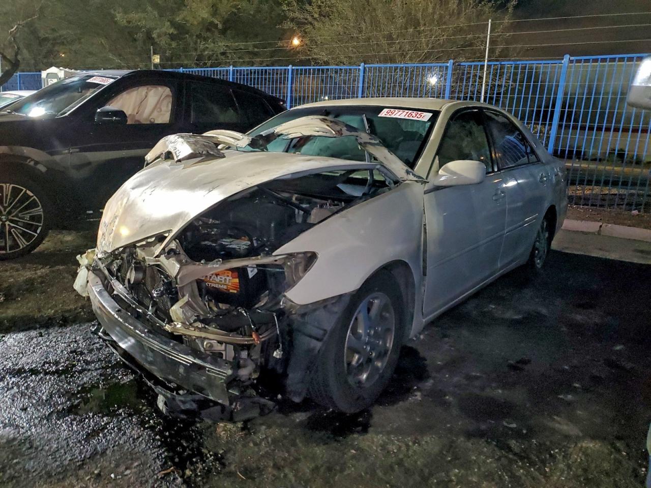 TOYOTA CAMRY LE 2004