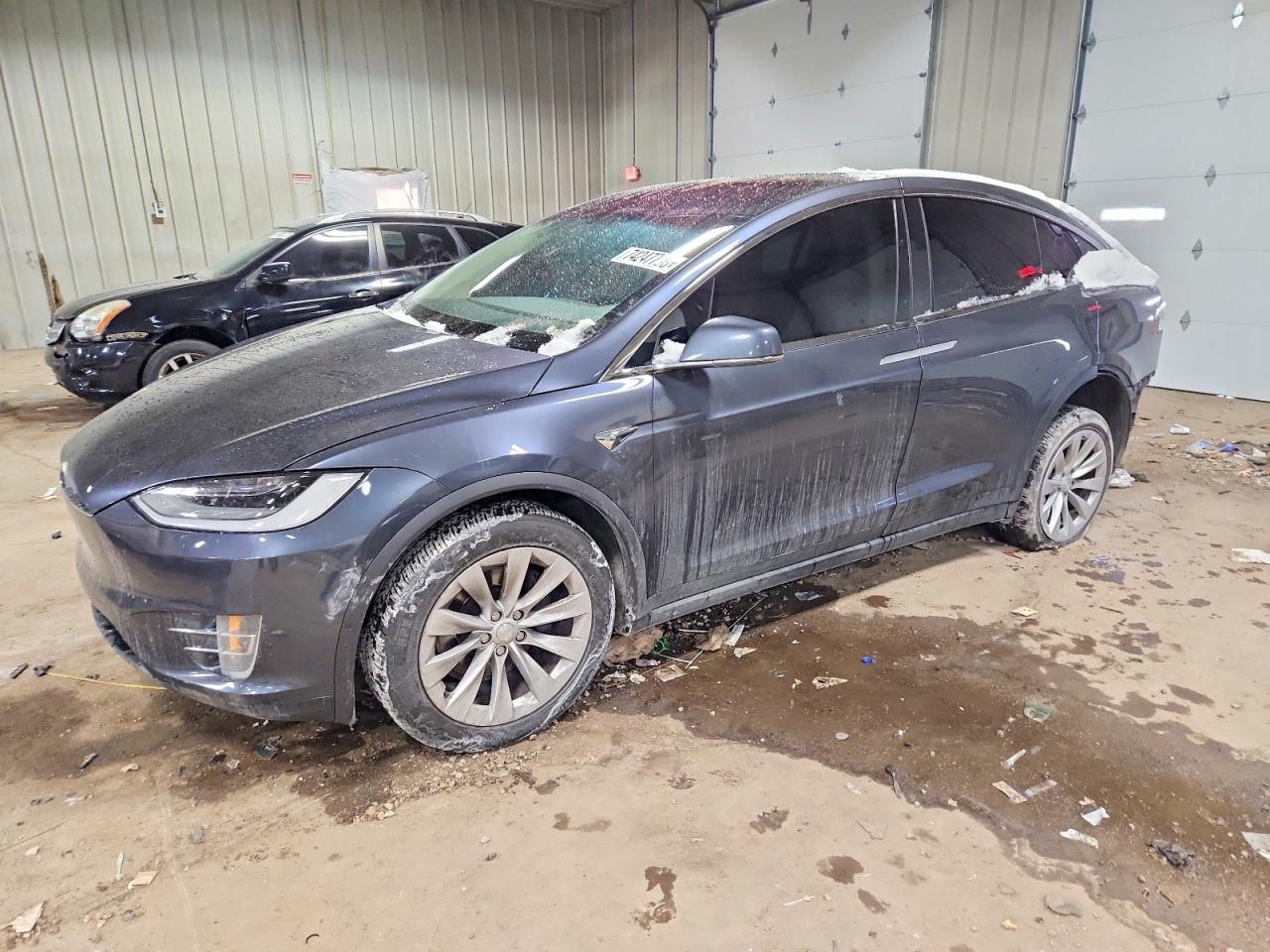 TESLA MODEL X 2016