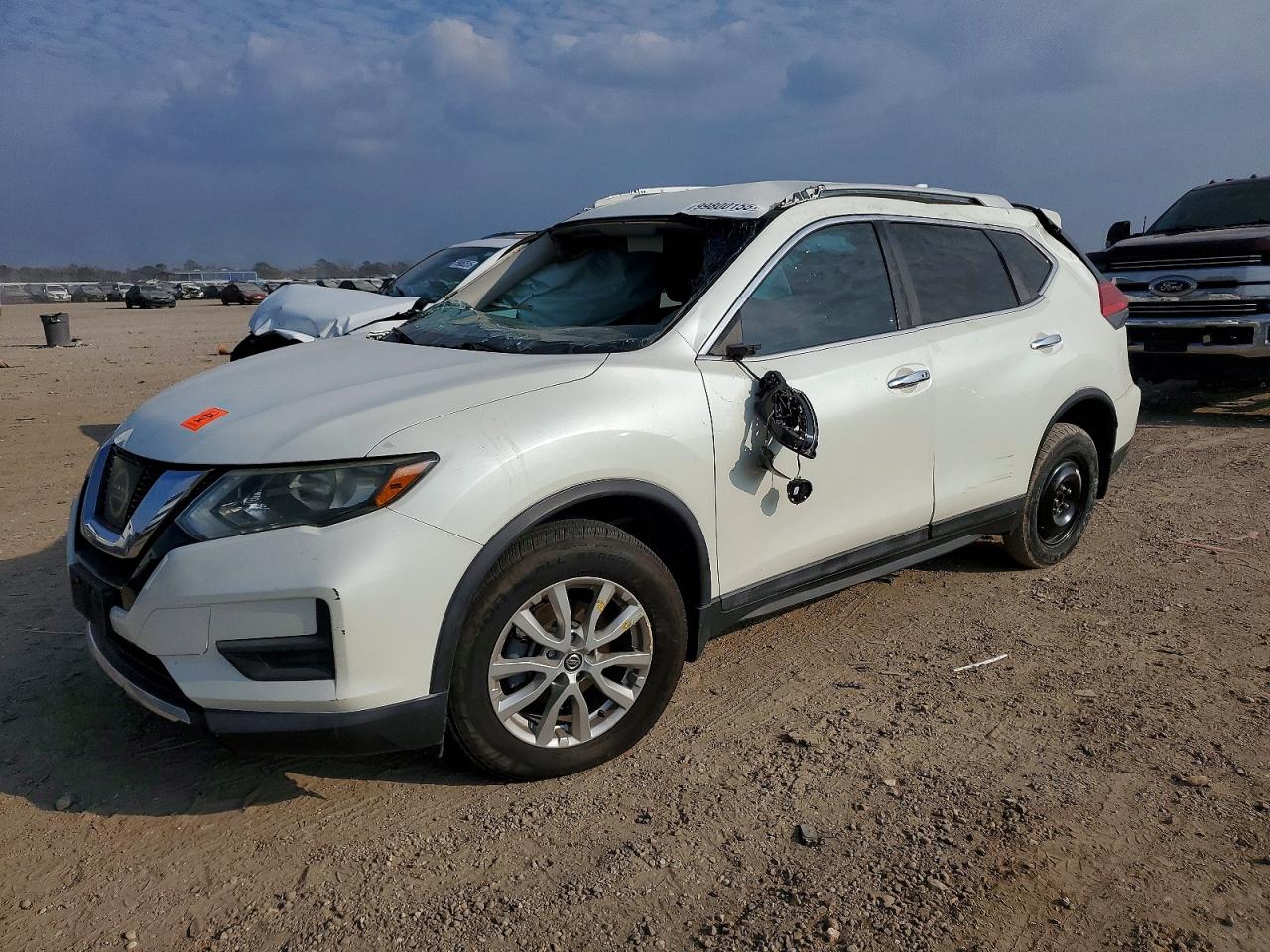 NISSAN ROGUE 2017