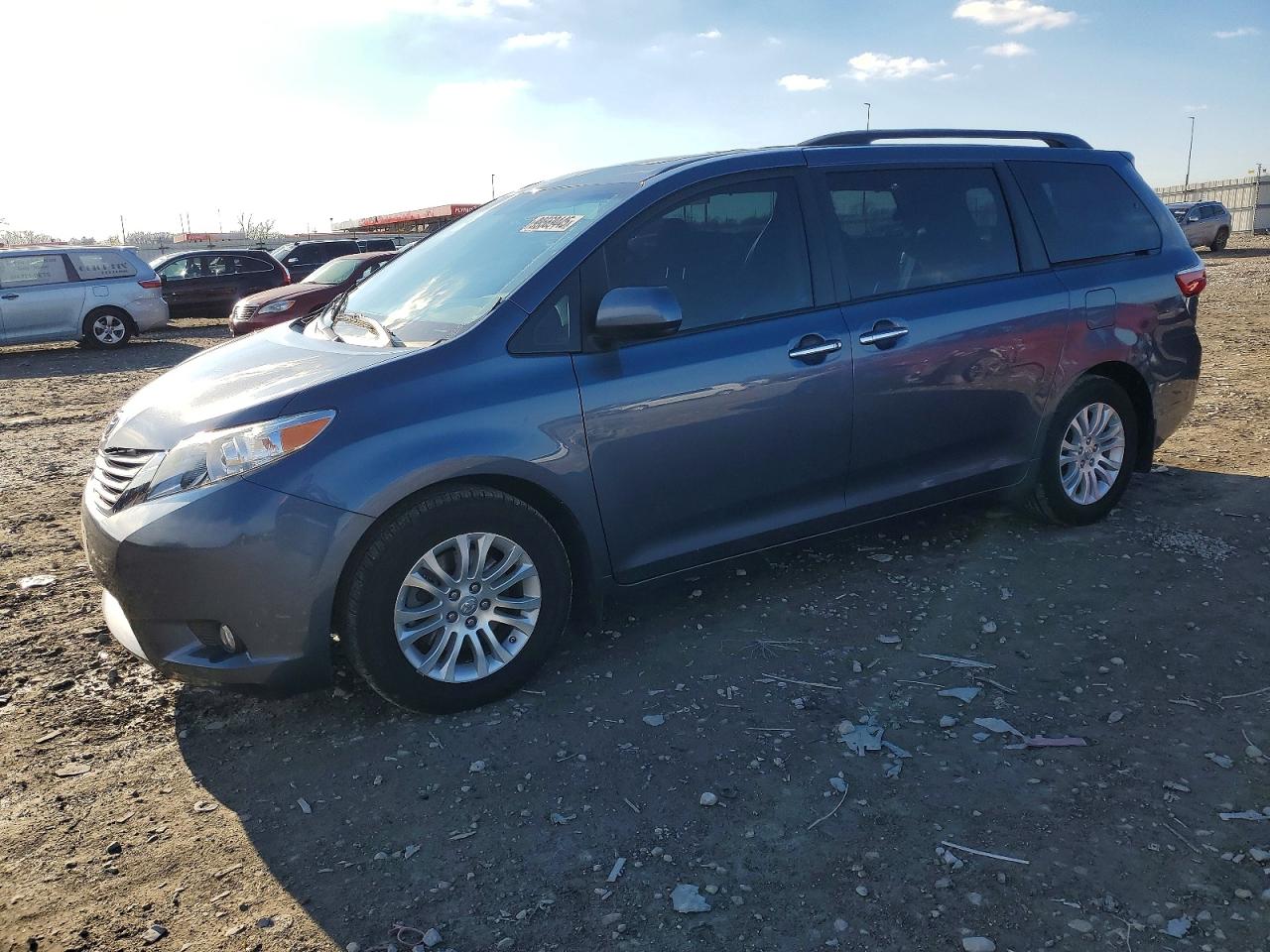 TOYOTA SIENNA 2017