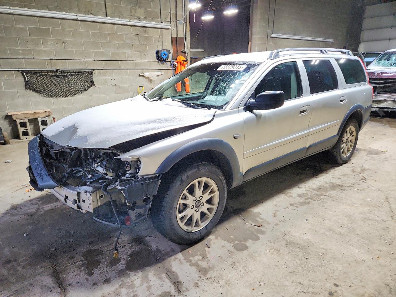 VOLVO XC70 2004