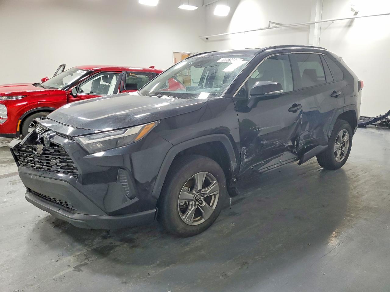 TOYOTA RAV4 XLE 2025