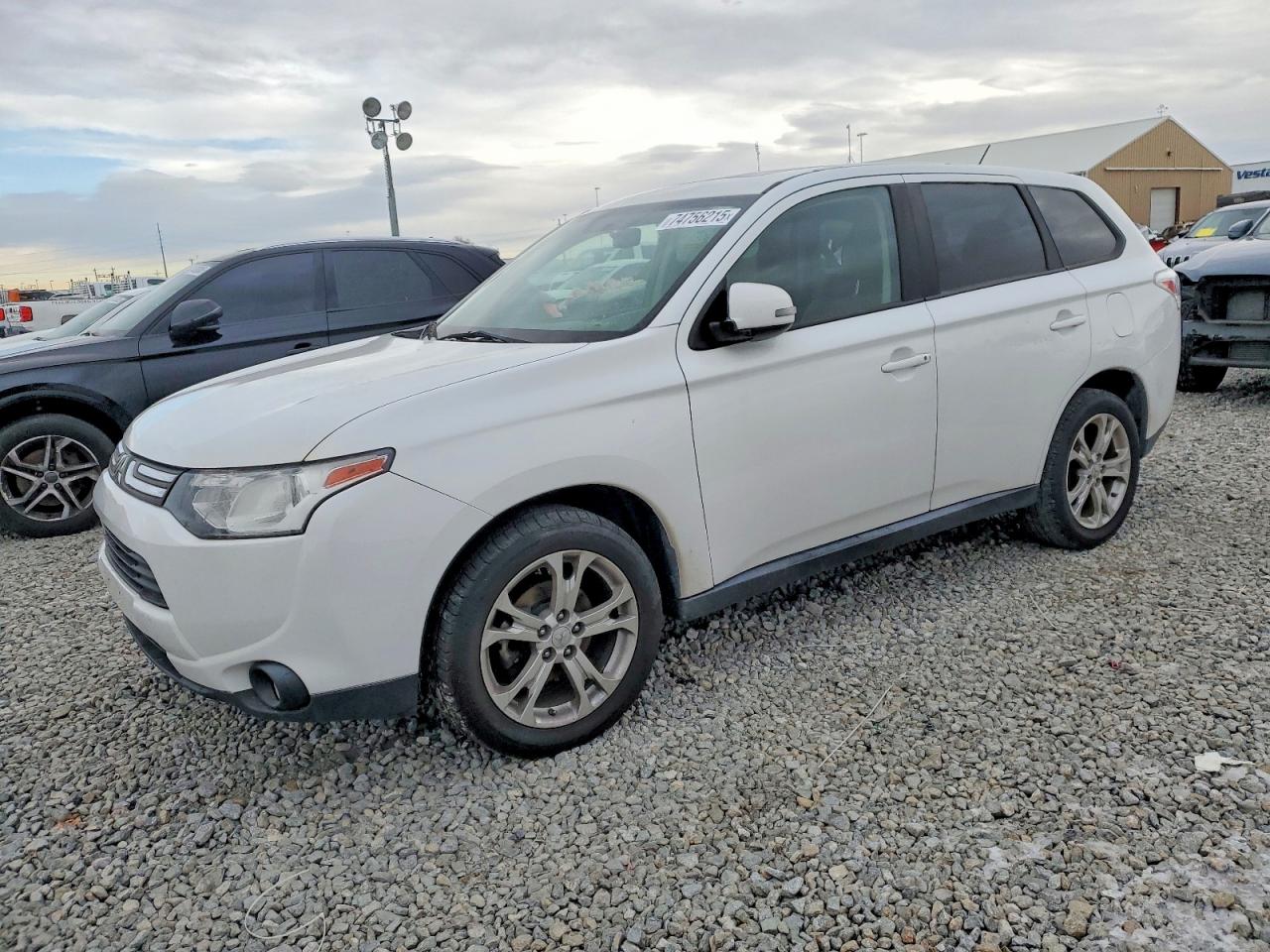 MITSUBISHI OUTLANDER 2014